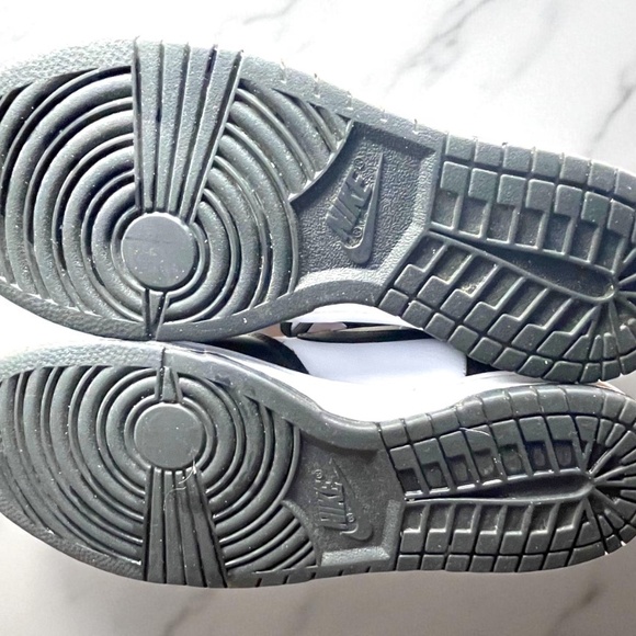 Nike Dunk High Panda Men’s Sz 10 Black White Retro Shoes Barely Worn No Creases - Picture 7 of 10